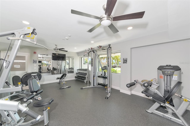 exercise room featuring ceiling fan