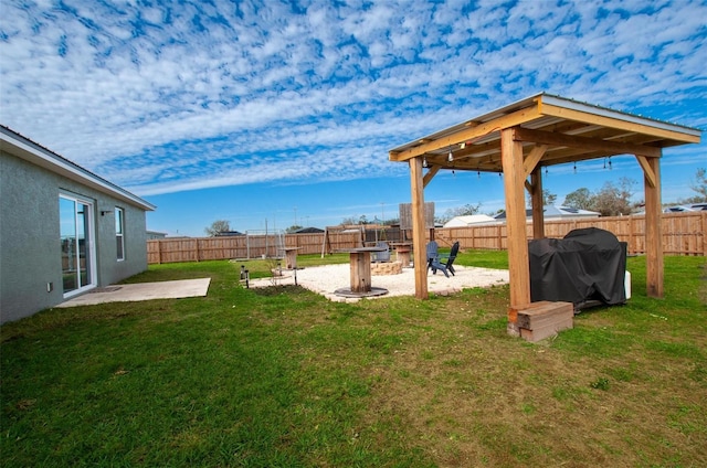 view of yard with a patio area