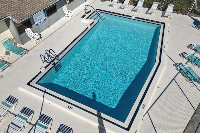 view of swimming pool