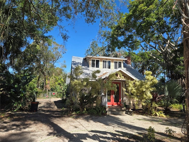 view of front of property