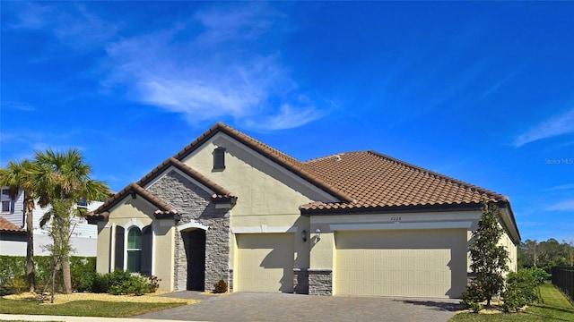 view of front of house featuring a garage