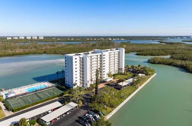 bird's eye view featuring a water view