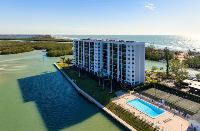 bird's eye view featuring a water view