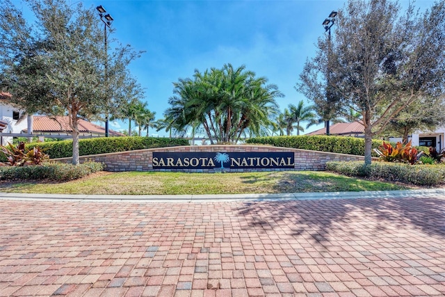 view of community / neighborhood sign