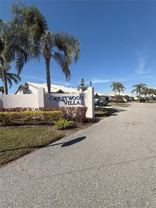 view of community / neighborhood sign