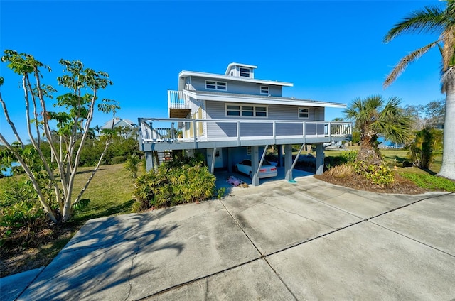 view of front of home featuring a carport