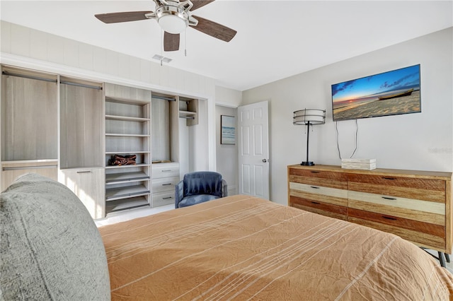 bedroom featuring a closet and ceiling fan