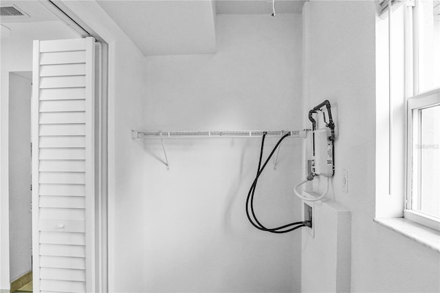 1226 Coral Ridge Dr, Punta Gorda, FL 33950 - interior details featuring visible vents
