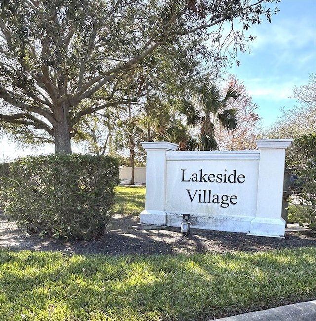 view of community / neighborhood sign