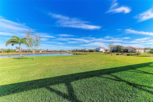 view of yard featuring a water view