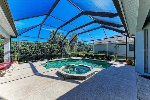7215 Treymore Ct, Sarasota, FL 34243 - view of pool with an in ground hot tub, a lanai, and a patio area