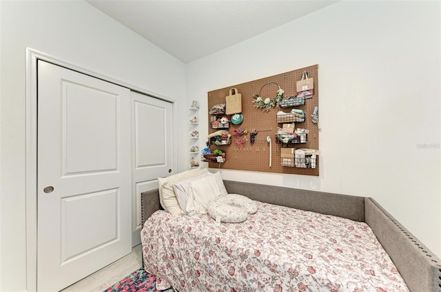 bedroom featuring a closet