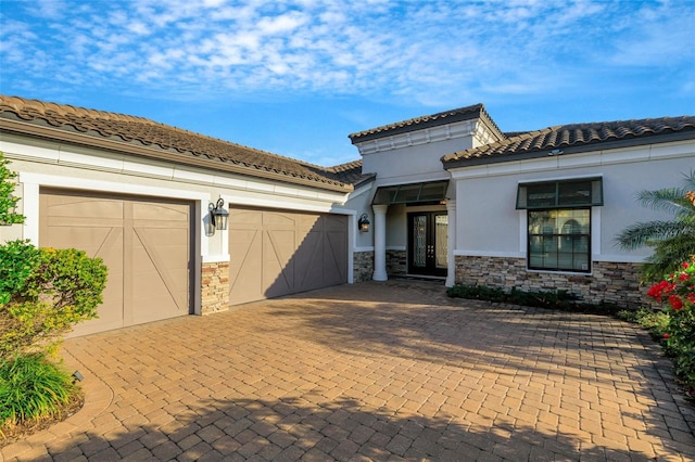 view of front facade with a garage