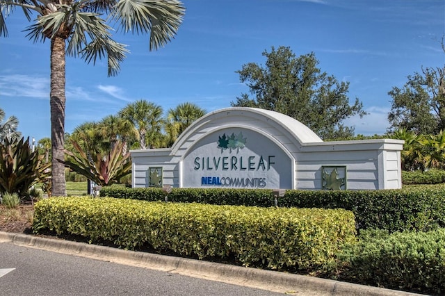 view of community / neighborhood sign