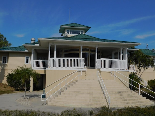 view of front facade