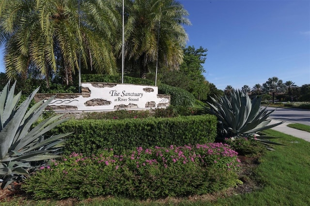 view of community / neighborhood sign