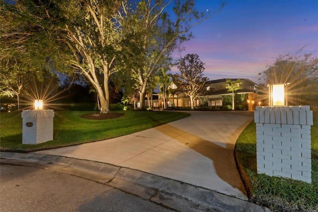 view of front of home featuring a yard