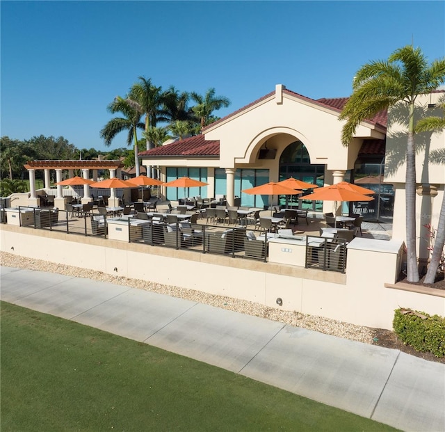 7460 Monte Verde, Sarasota, FL 34238 - view of community featuring a patio