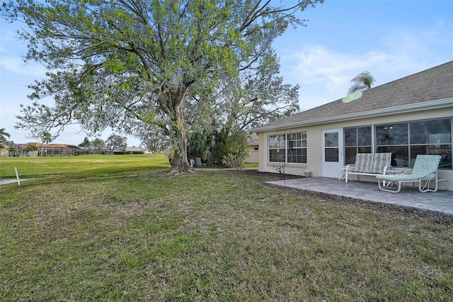 view of yard featuring a patio