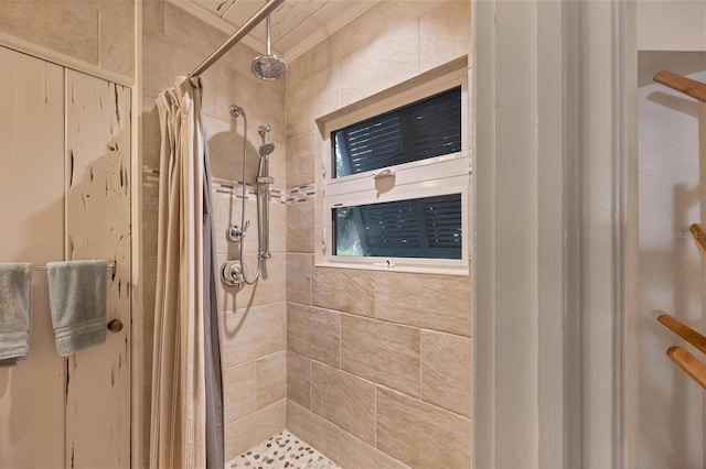 bathroom featuring a shower with curtain