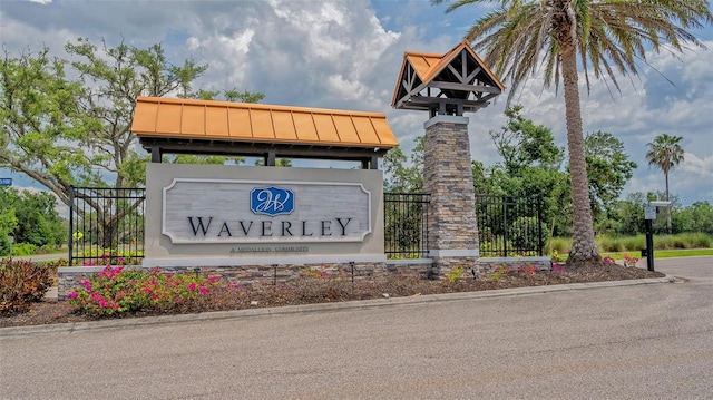 view of community / neighborhood sign