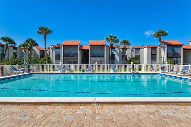 view of swimming pool