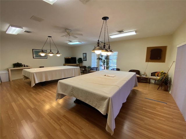 playroom with ceiling fan, light hardwood / wood-style floors, and billiards