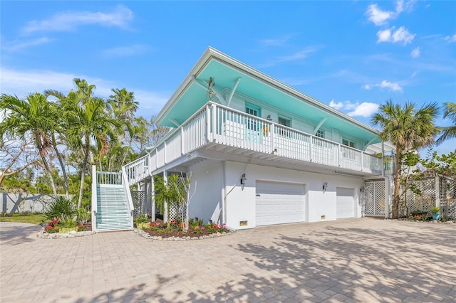 view of front of property featuring a garage