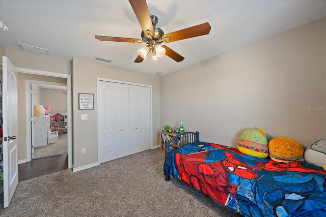 bedroom featuring carpet floors, ceiling fan, and a closet