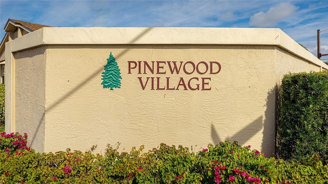 view of community / neighborhood sign