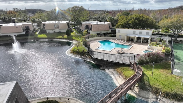 view of swimming pool