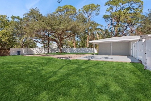 view of yard with a patio