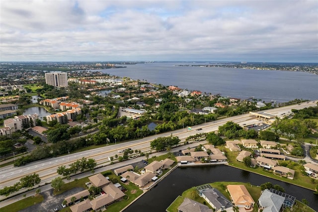 bird's eye view with a water view