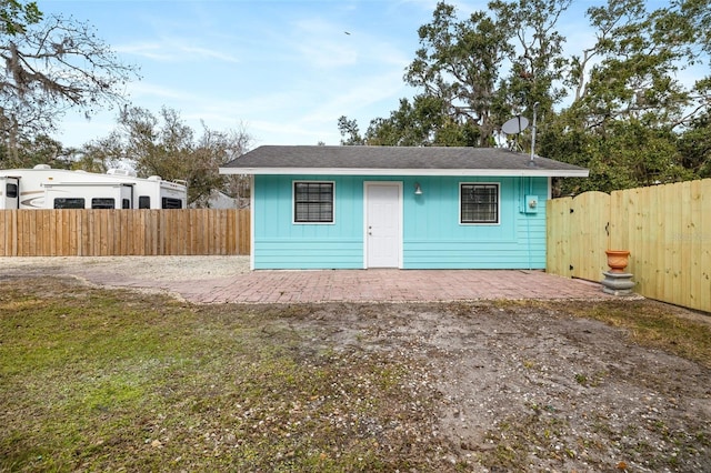 3200 Tobero Ln, Sarasota, FL 34235 - view of outdoor structure featuring a fenced backyard