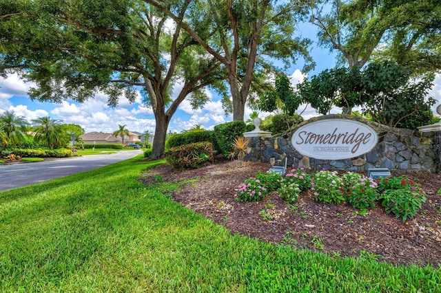 view of community / neighborhood sign