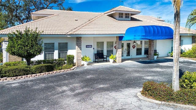 view of front of property