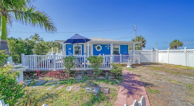 view of front of property with covered porch