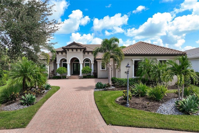 view of mediterranean / spanish-style house