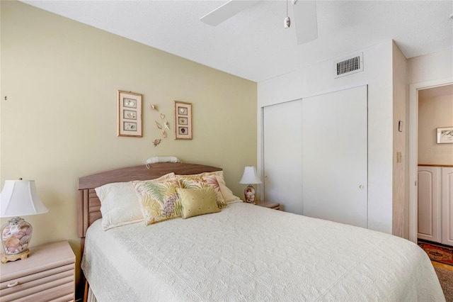 bedroom featuring a closet and ceiling fan