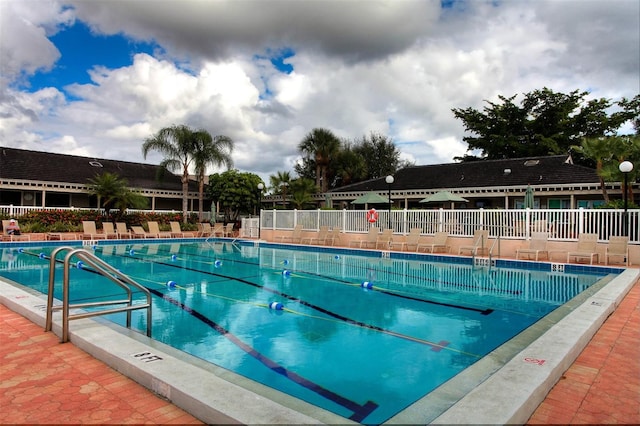 1719 Starling Dr Unit 1719, Sarasota, FL 34231 - view of community pool