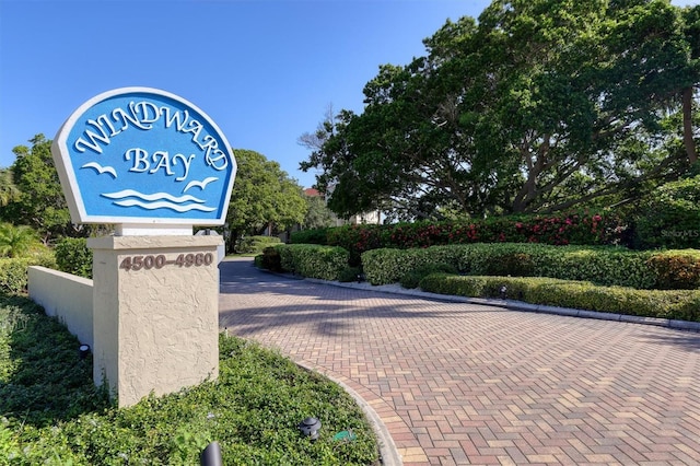 view of community / neighborhood sign