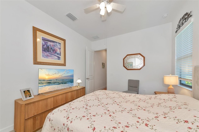 bedroom with ceiling fan