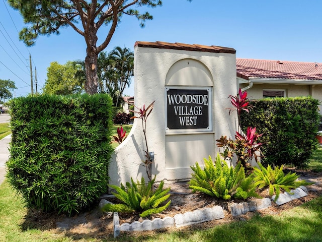 view of community / neighborhood sign