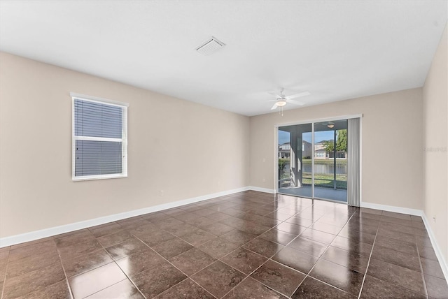 empty room with ceiling fan