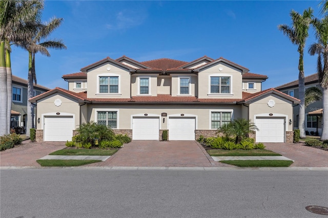 view of front facade with a garage