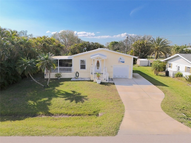 view of front of home featuring a front lawn and covered porch