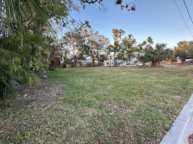 Listing photo 2 for 803 Goodrich Ave, Sarasota FL 34236