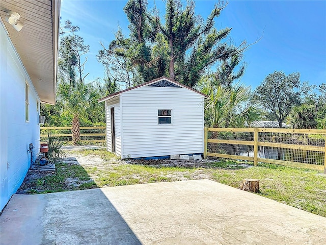 view of outdoor structure featuring a yard