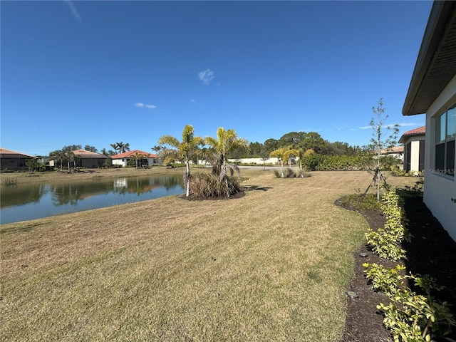 view of yard featuring a water view