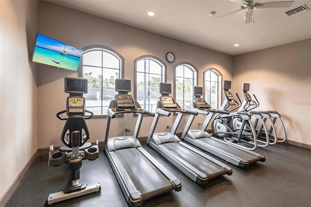 workout area featuring ceiling fan, recessed lighting, visible vents, and baseboards